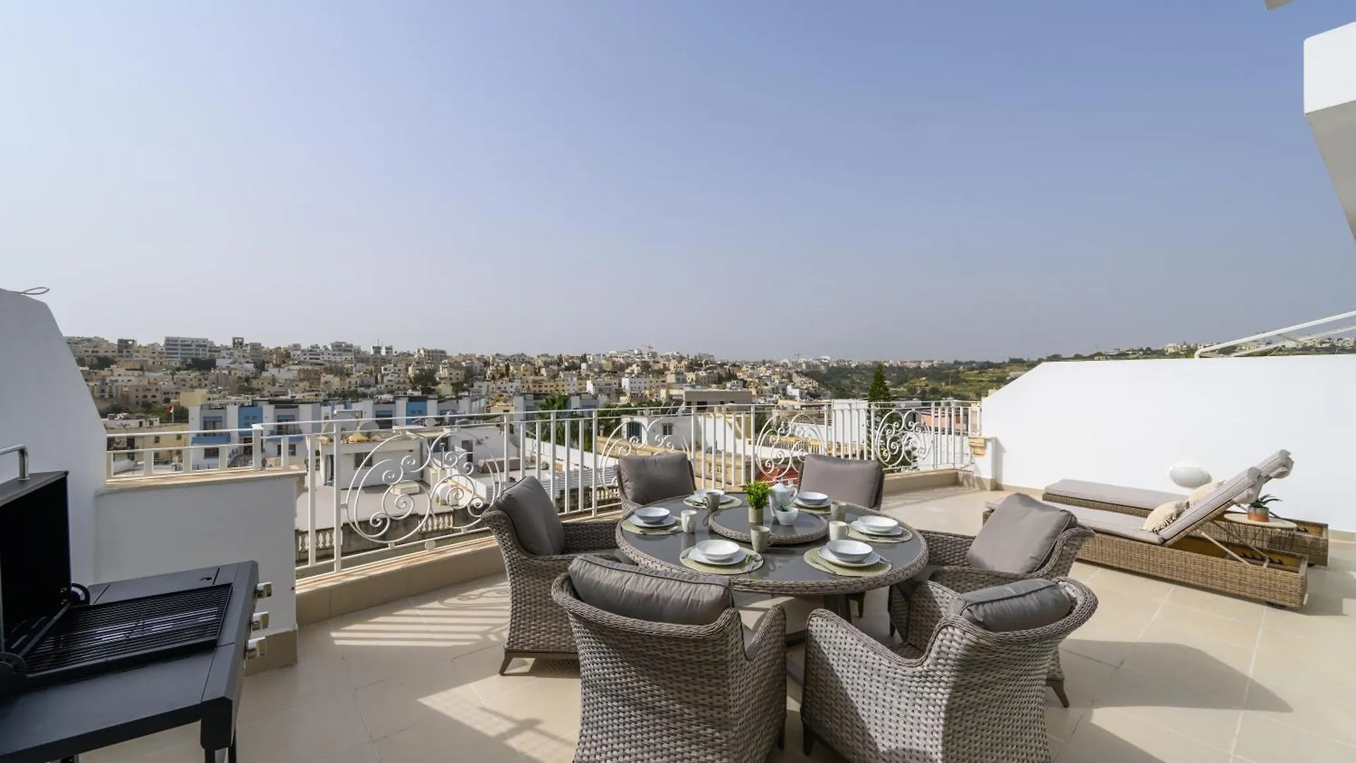 Breathtaking Penthouse Crimson Court B Apartment Is-Swieqi